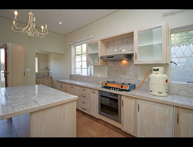 3 BEDROOM HOUSE FOR SALE IN KENSINGTON